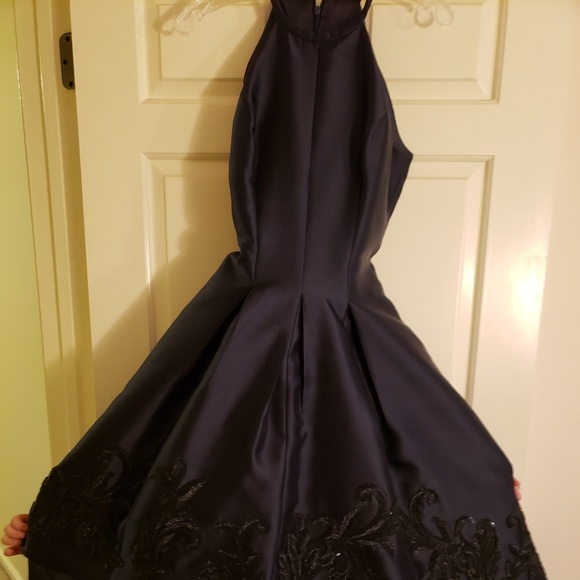 Beautiful Carmen Marc Valvo Dress - Picture 1 of 5
